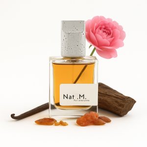 عطر ناتریکوم موراتیکوم کلار 50 میل – رایحه گلی، چوبی و مشک گرم و ملایم با نت‌های وانیل، کهربا و گل رز.