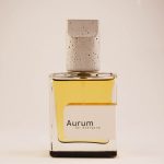 طراحی فاخر و شیشه‌ای عطر اُوروم کلار 50 میل از برند کلار با رایحه معتدل لوکس