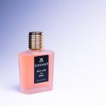 عطر مون آمی لا رز ZASSARI با ترکیب رز، تنباکو و آکوردهای چوبی