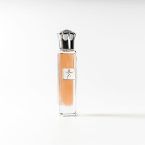 نمای عطر رُستم ZASSARI با آکورد دریایی، چوب مرطوب و نت‌های میوه‌ای